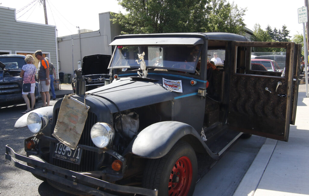 This 1927 Hudson 4 Door is the very definition of a "rat Rod". Its owners, Thersa and Sandy Segersons from Otis, Oregon built it just for that purpose. it was at the Show & Shine in Junction City, Oregon, June 4, 2016.